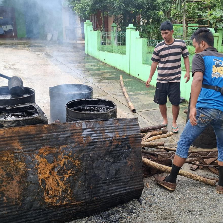 PENGASPALAN JALAN DUSUN BOJONGSARI DARI DANA DESA TA 2024
